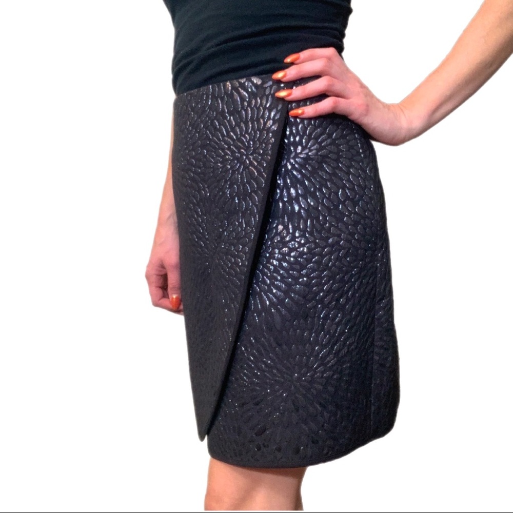 LOFT Petite holiday skirt, metallic black/silver shine - Picture 3 of 9